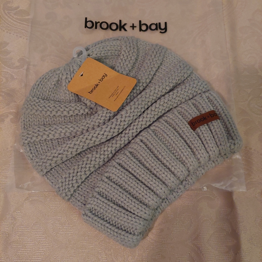 NWT Unisex Brook & Bay Winter Hat Beanie